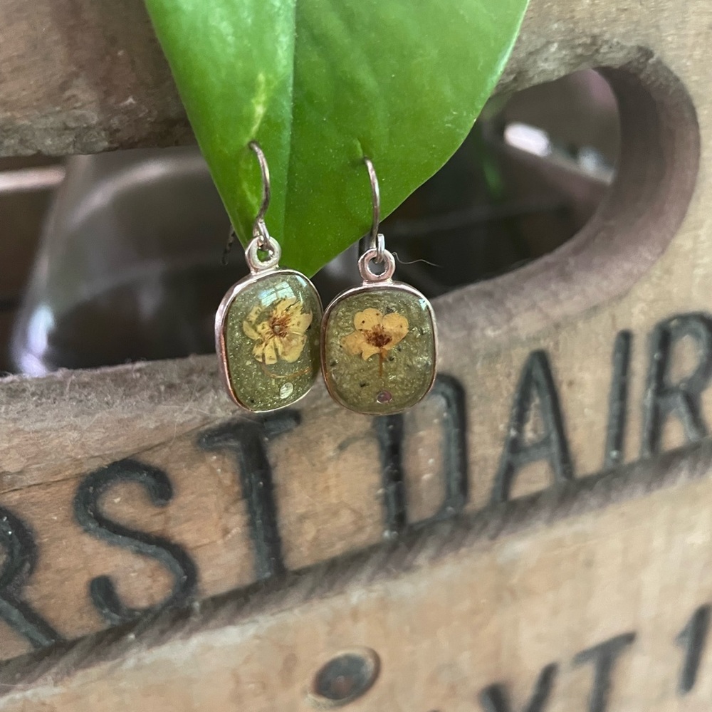 Antique Style Earrings - Picture 3 of 5
